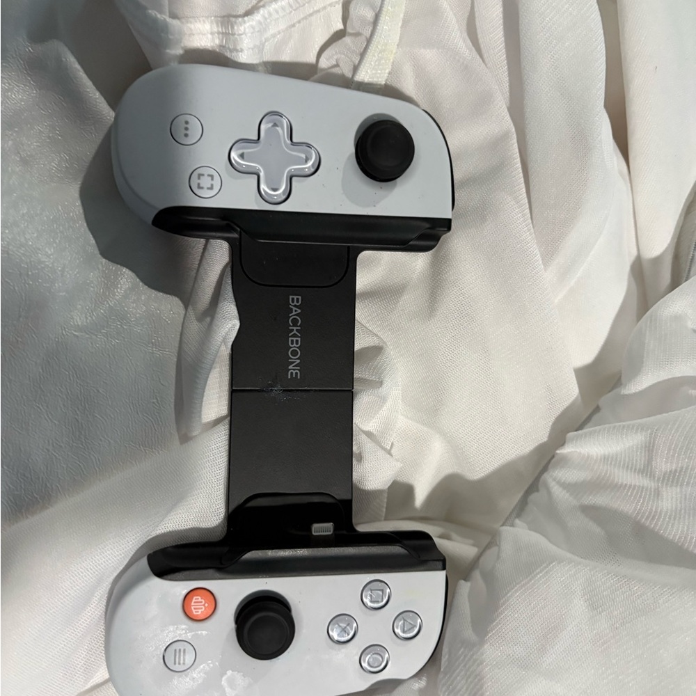 Backbone Black and White Mobile Gaming Controller